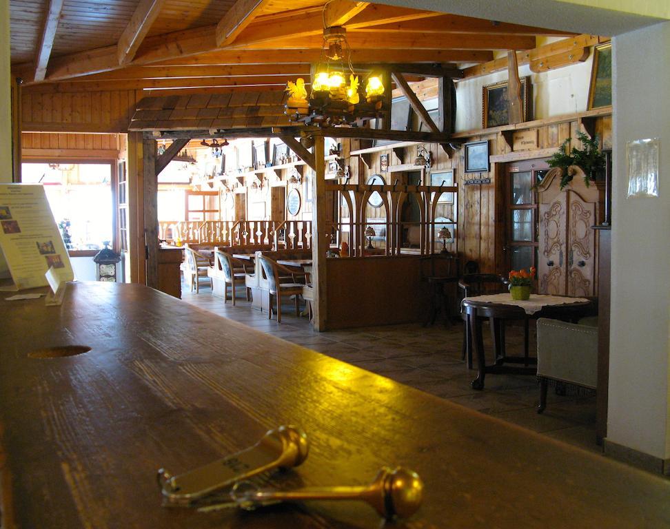 Landhotel Goldener Becher Limabach - Oberfrohna Extérieur photo